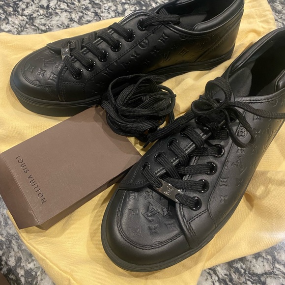 LOUIS VUITTON
Monogram Leather black Size 8 - Picture 2 of 6